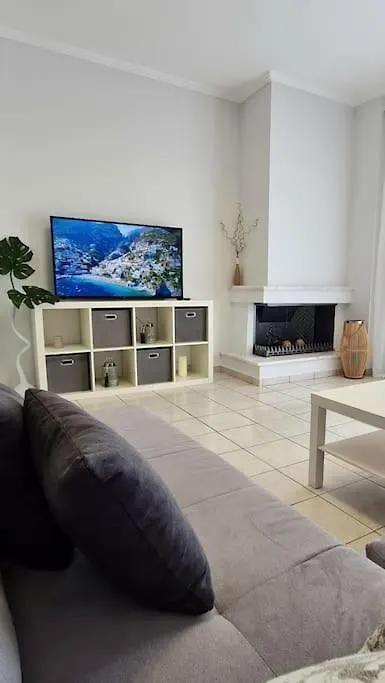Ivanna apartment Nea Moudania